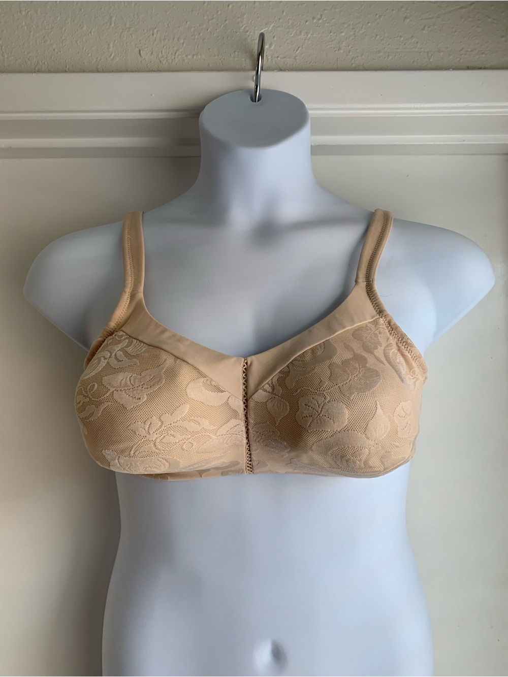 Wacoal Awareness Full Figure Seamless Wire Free Bra Size  40D - Picture 2 of 6